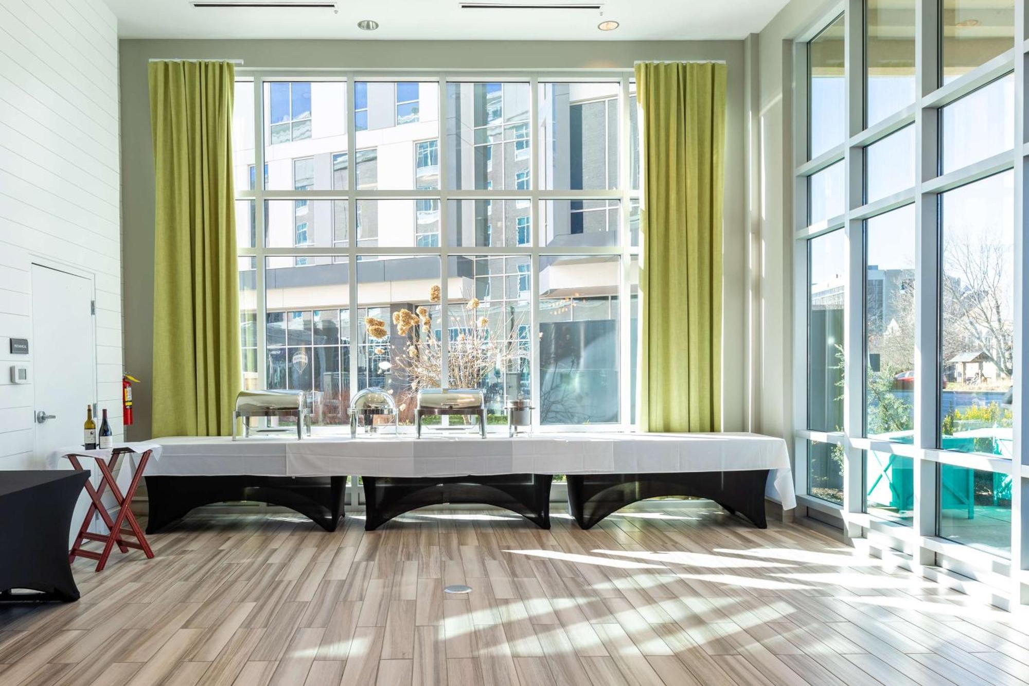 Hilton Garden Inn Asheville Downtown Bagian luar foto