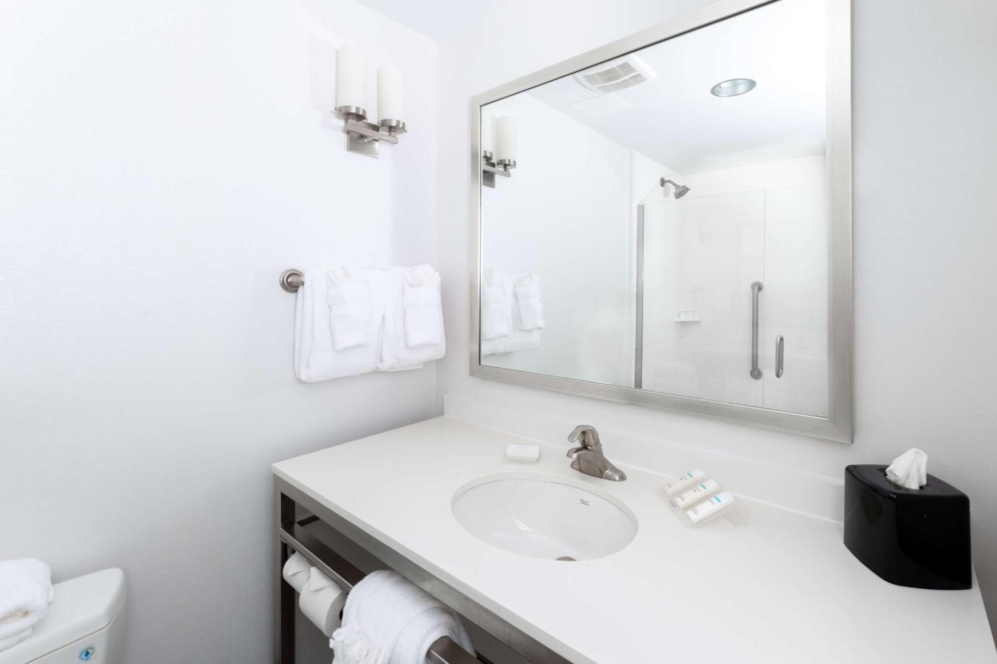 Hilton Garden Inn Asheville Downtown Bagian luar foto