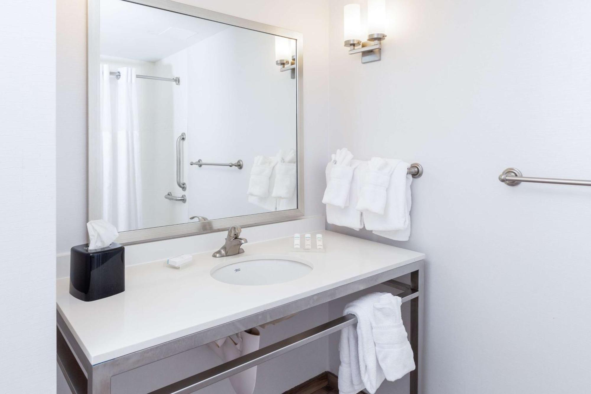 Hilton Garden Inn Asheville Downtown Bagian luar foto