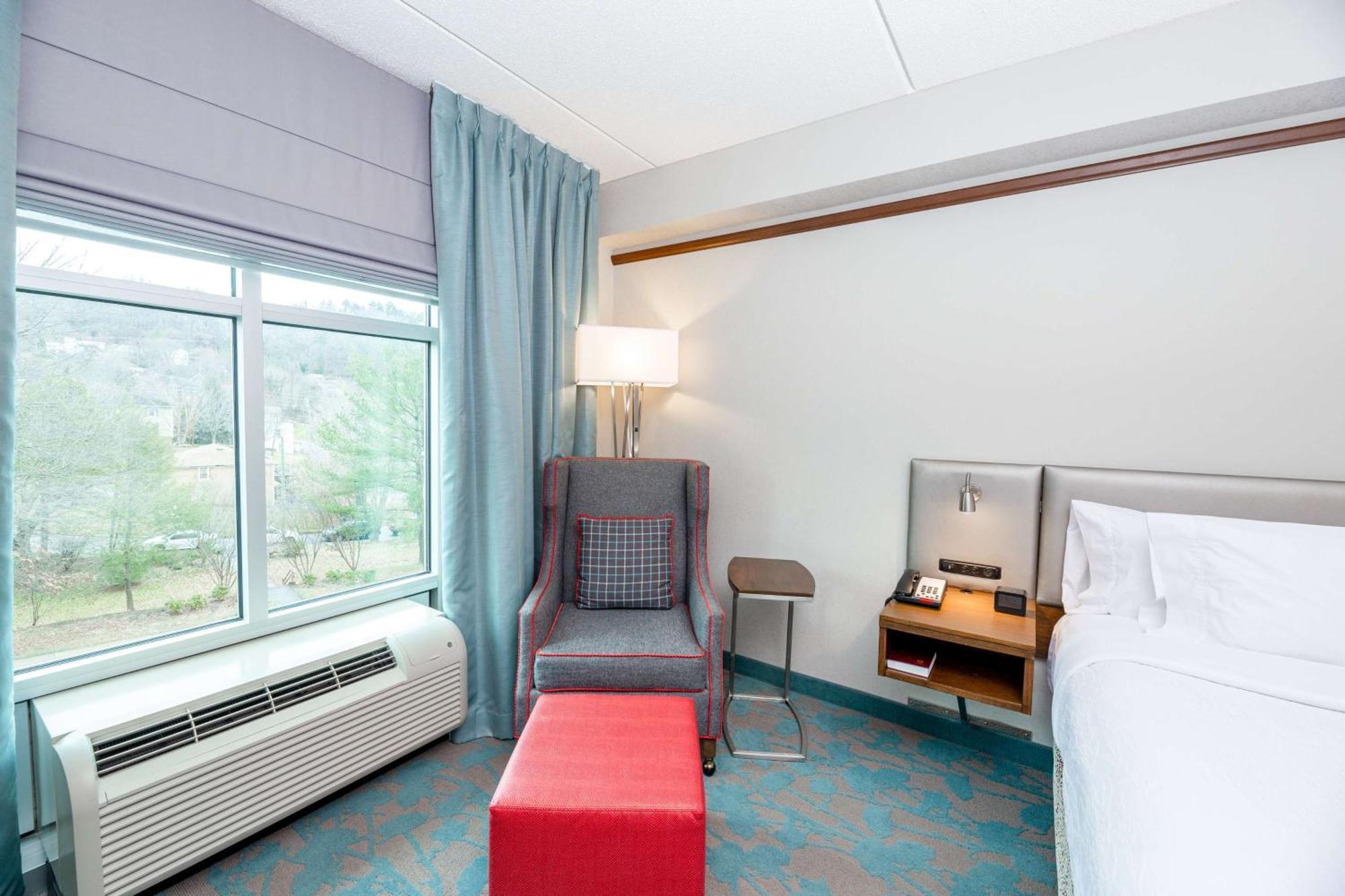 Hilton Garden Inn Asheville Downtown Bagian luar foto